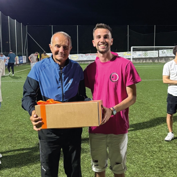 CONSEGNA CESTO AL CONSORZIO FORESTALE PIZZO BADILE